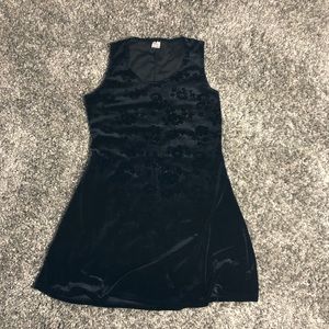 ☀️Black mini dress with flower detail